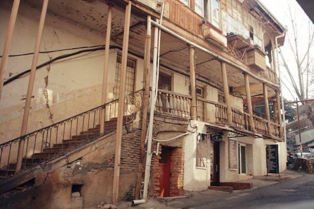 Entretien de façade : les bonnes pratiques pour prolonger la vie de votre ravalement Entretien de façade : les bonnes pratiques pour prolonger la vie de votre ravalement